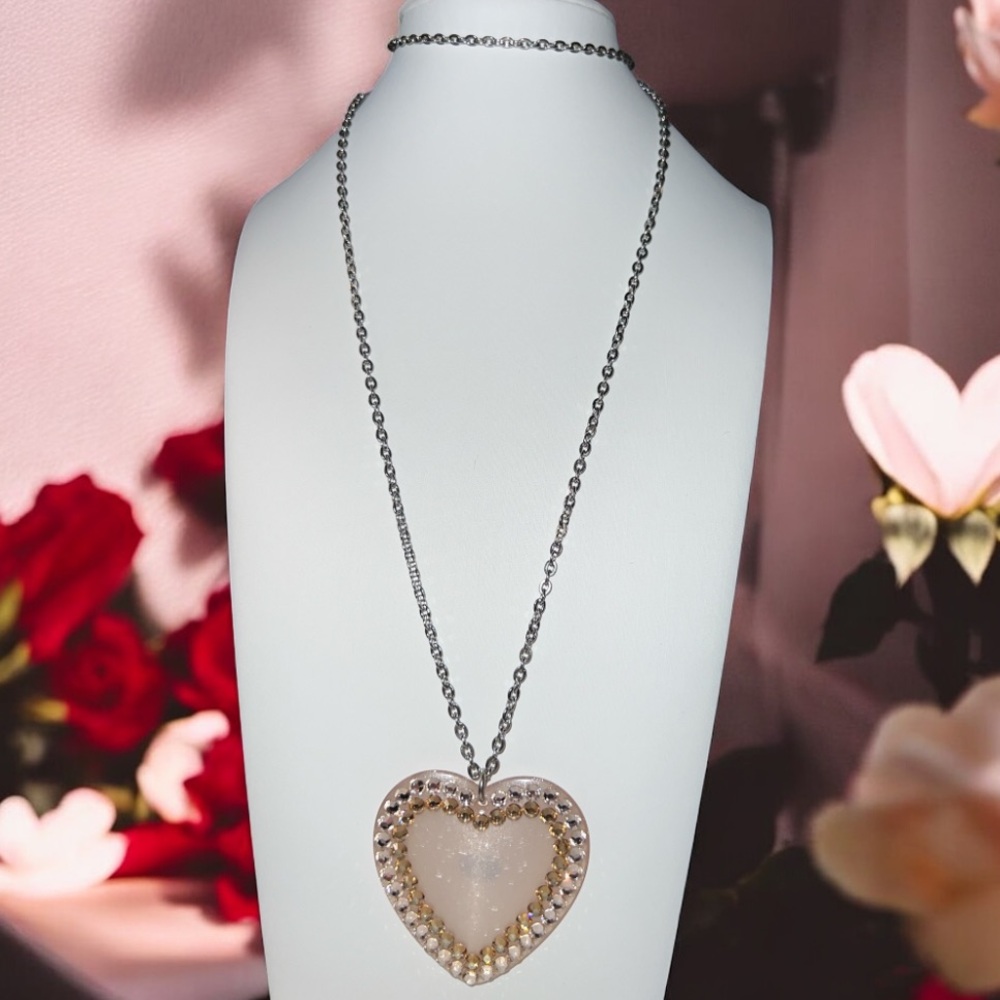 Tarina 🌸Tarantino 🌸 Swarovski Heart Long Chain Necklace 🌸